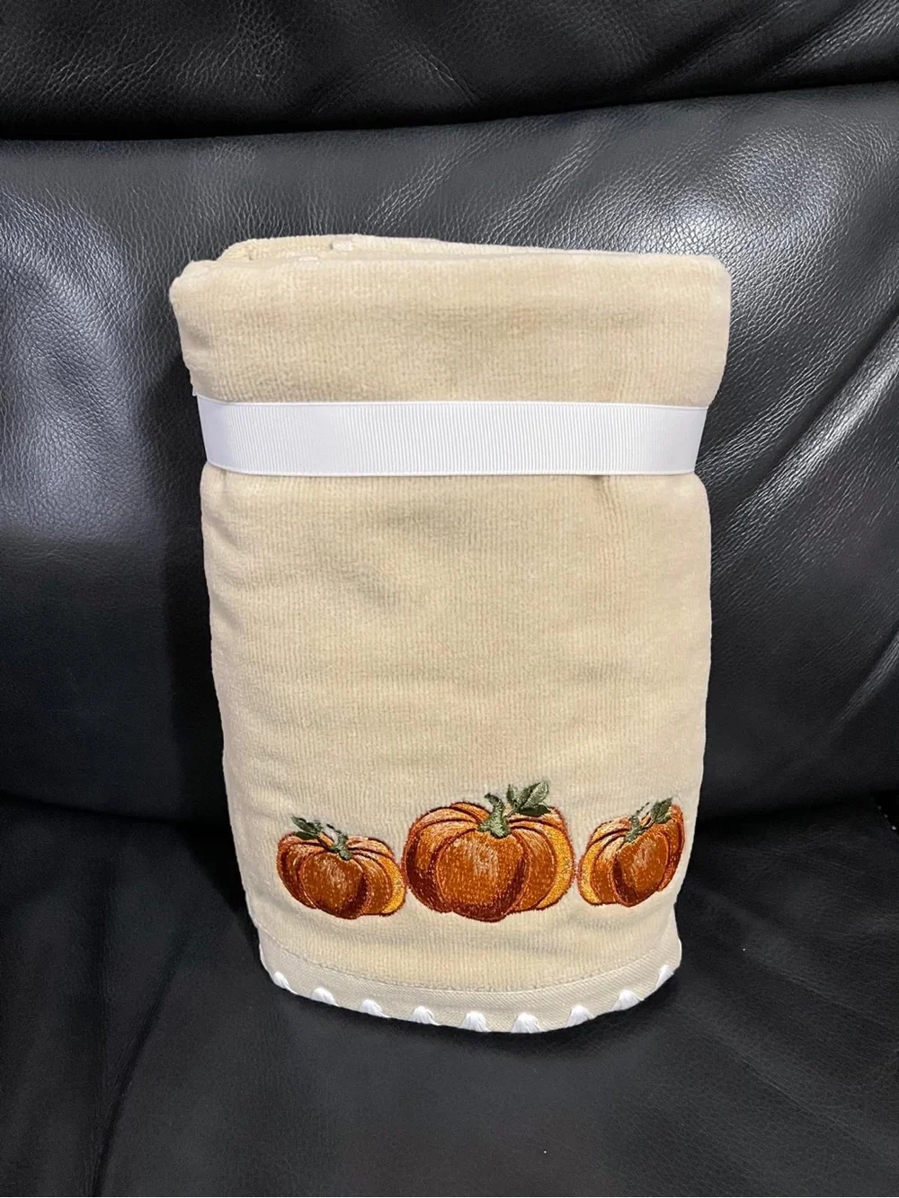 Thanksgiving CARO HOME Pumpkin Hand Towels (2) Thanksgiving Pumpkin Towels